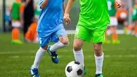 冬季两项射击比拼，亚冬会精彩揭秘！人民日报